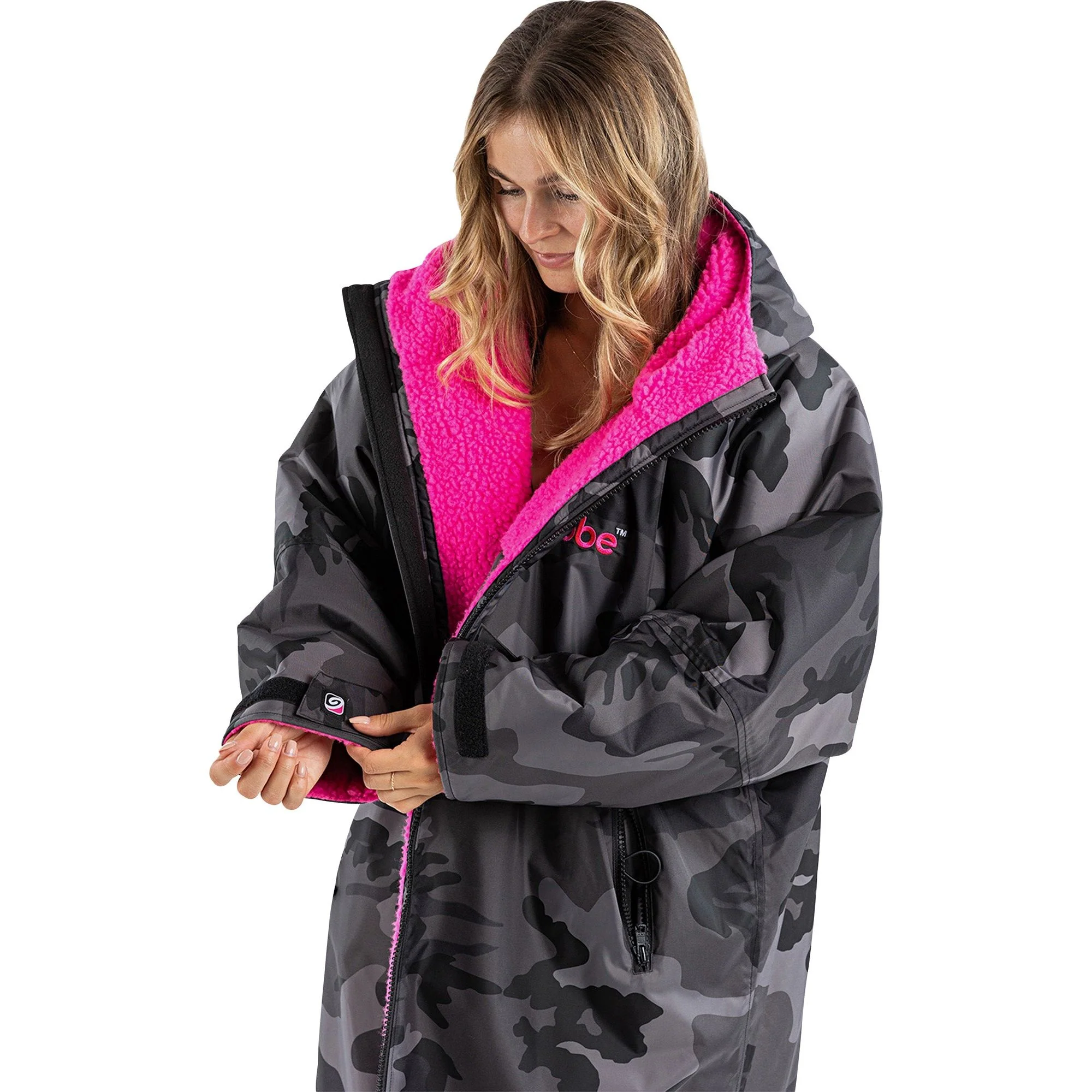 Dryrobe Advance Long Sleeve Changing Robe - Black Camo - Image 4