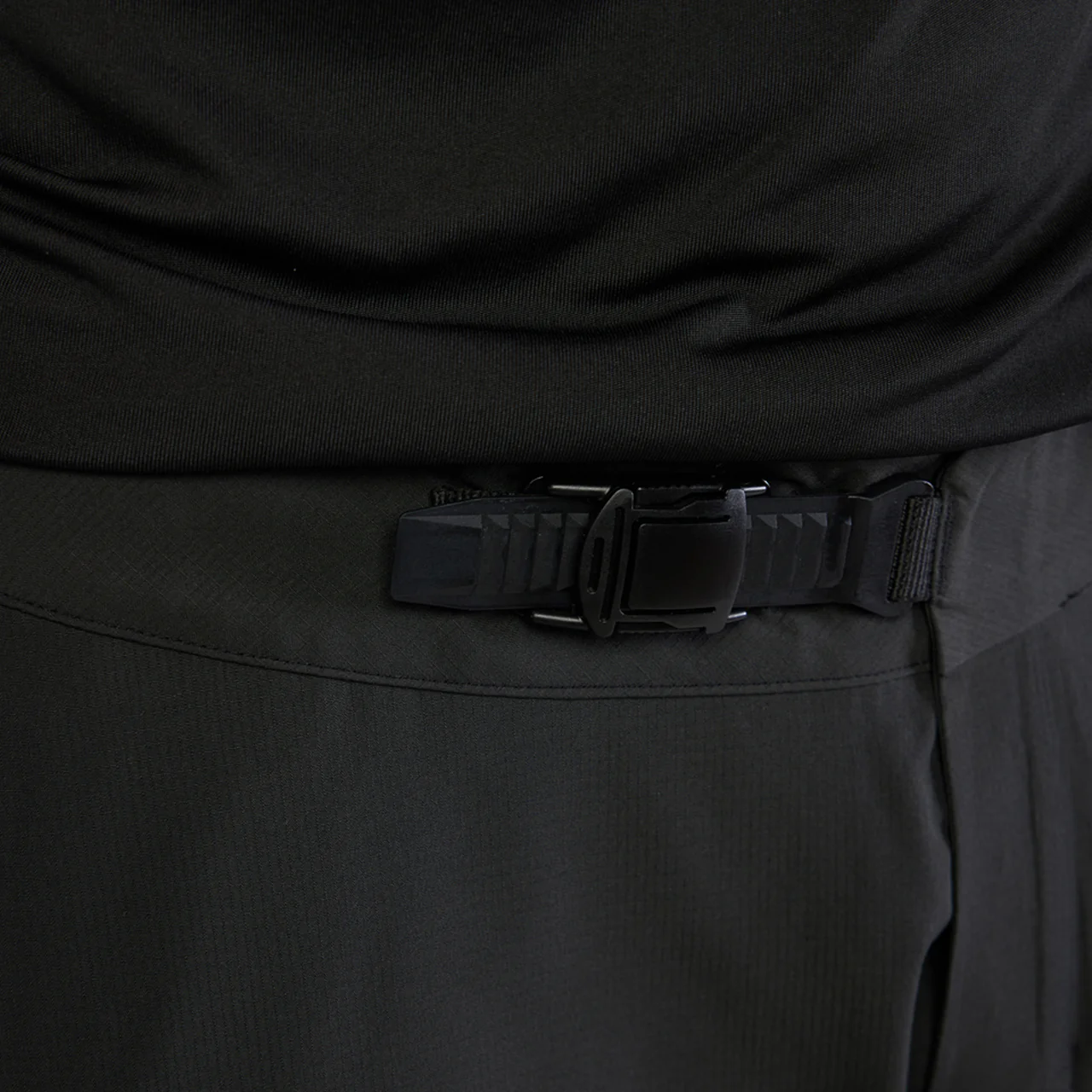 Fox Ranger 2.5L Water Mens Cycling Trousers - Black - Image 3