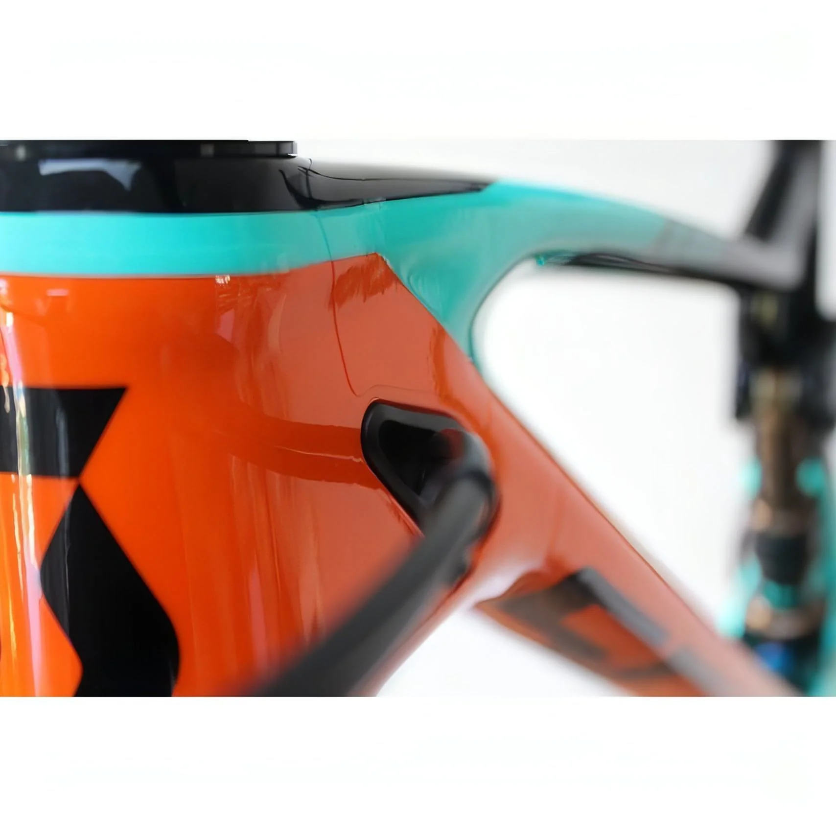 Invisiframe Kit (Including Fitting) - Image 6