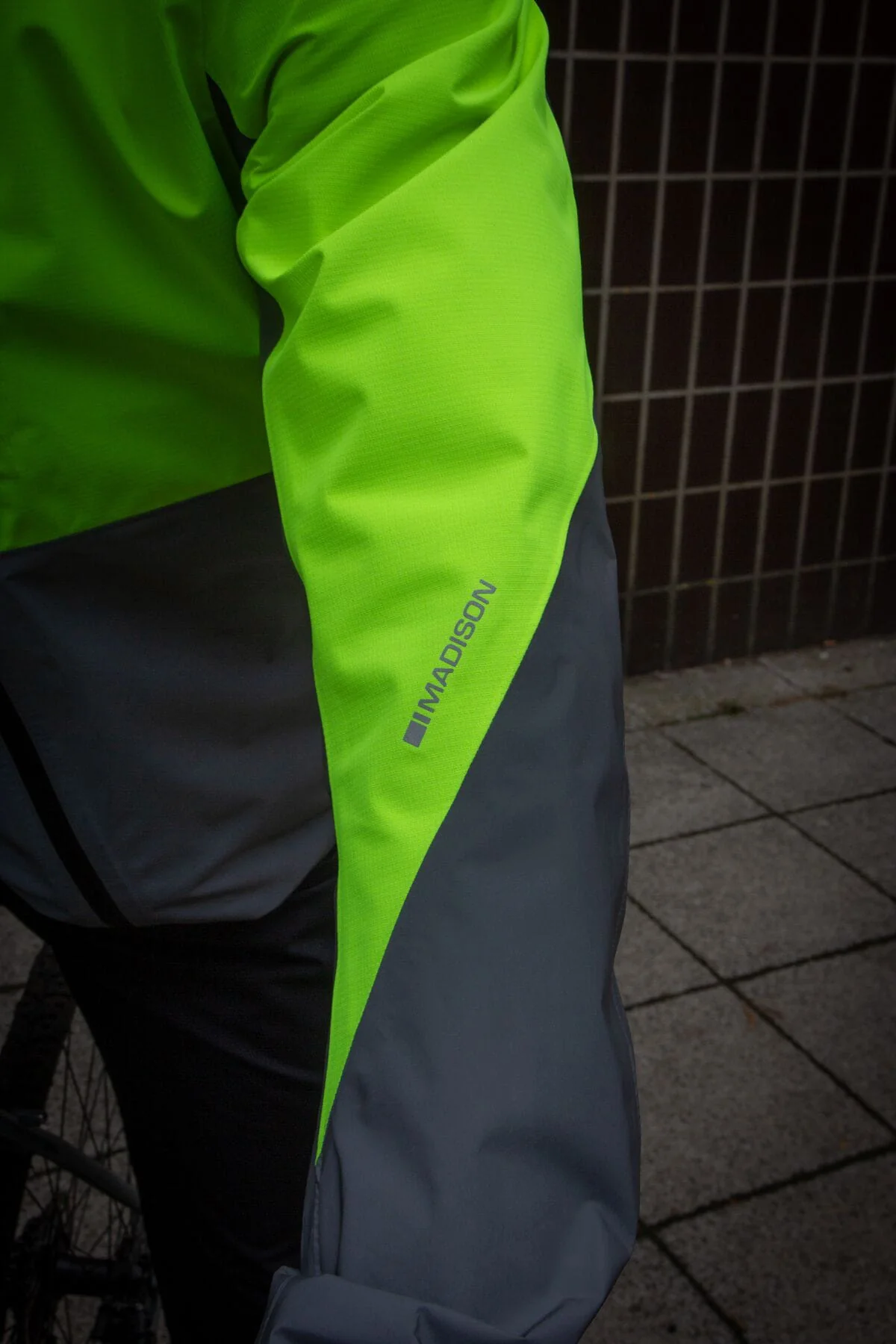 Madison Stellar Ultra Reflective Waterproof Mens Cycling Jacket - Yellow - Image 6